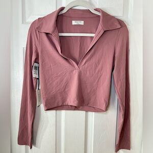 Aritzia Babaton Contour Polo Ashy Pink Rose Cendre Size Medium NWT.